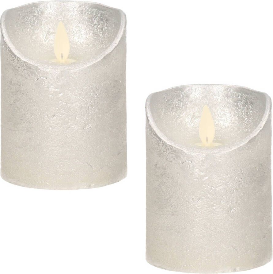 Anna&apos;s Collection 2x LED kaarsen stompkaarsen zilver met dansvlam 10 cm LED kaarsen