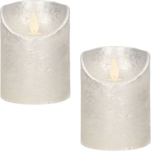 Anna's Collection 2x Zilveren LED kaarsen stompkaarsen 10 cm Luxe kaarsen op batterijen met bewegende vlam LED kaarsen