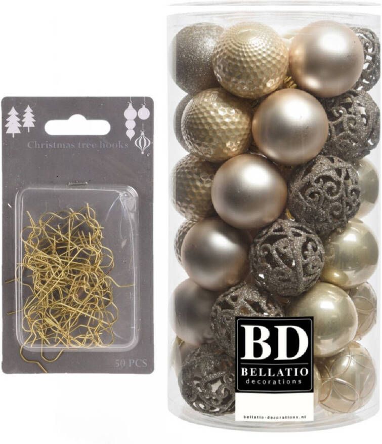 Bellatio Decorations 37x stuks kunststof kerstballen parel champagne 6 cm inclusief gouden kerstboomhaakjes Kerstbal