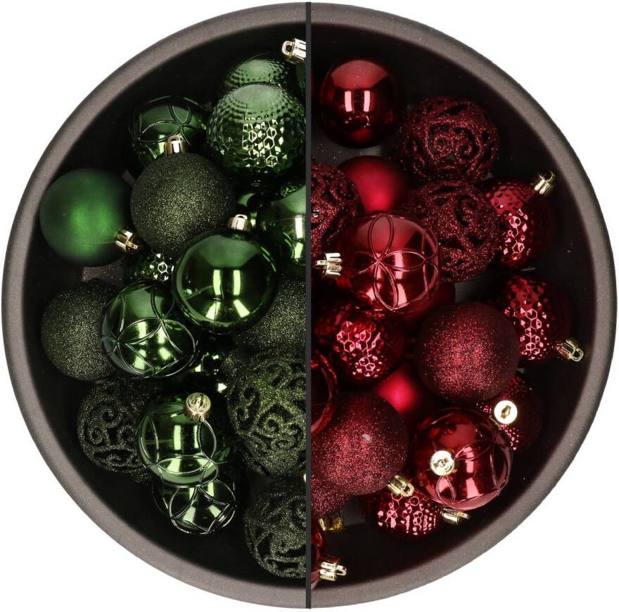 Bellatio Decorations 74x stuks kunststof kerstballen mix van donkerrood en donkergroen 6 cm Kerstbal