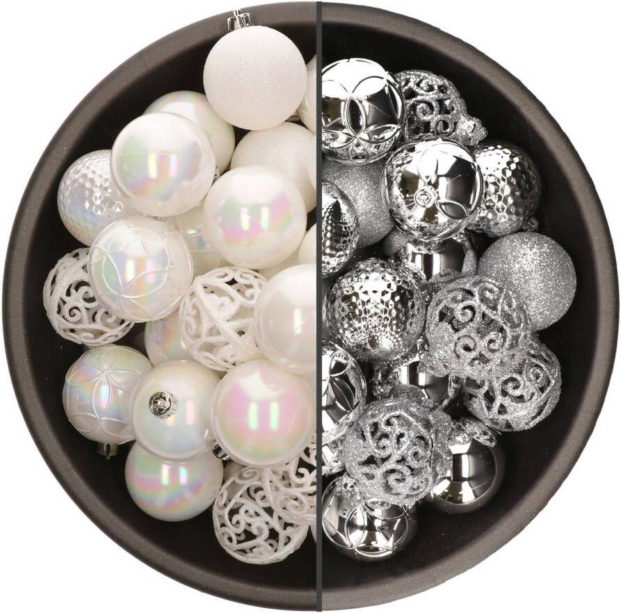 Bellatio Decorations 74x stuks kunststof kerstballen mix van parelmoer wit en zilver 6 cm Kerstbal