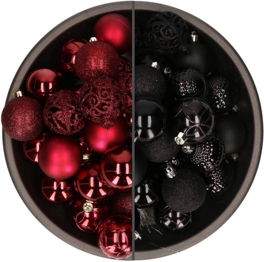 Bellatio Decorations 74x stuks kunststof kerstballen mix zwart en donkerrood 6 cm Kerstbal