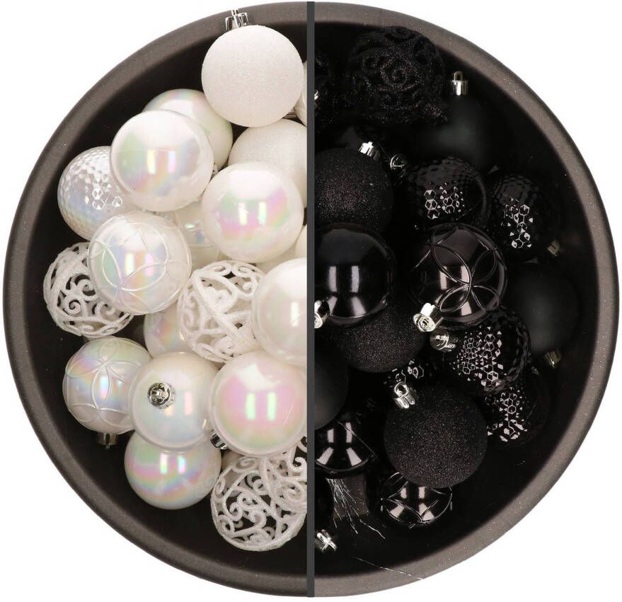 Bellatio Decorations 74x stuks kunststof kerstballen mix zwart en parelmoer wit 6 cm Kerstbal