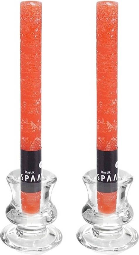Candles by Spaas Kaarsen set 2x kandelaars glas 12x dinerkaarsen oranje Dinerkaarsen