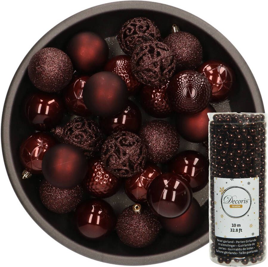 Decoris 37x stuks kunststof kerstballen 6 cm inclusief kralenslinger mahonie bruin Kerstbal