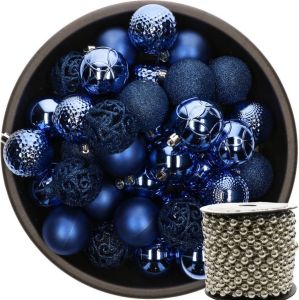 Decoris 37x stuks kunststof kerstballen 6 cm kobalt blauw inclusief kralenslinger zilver Kerstbal