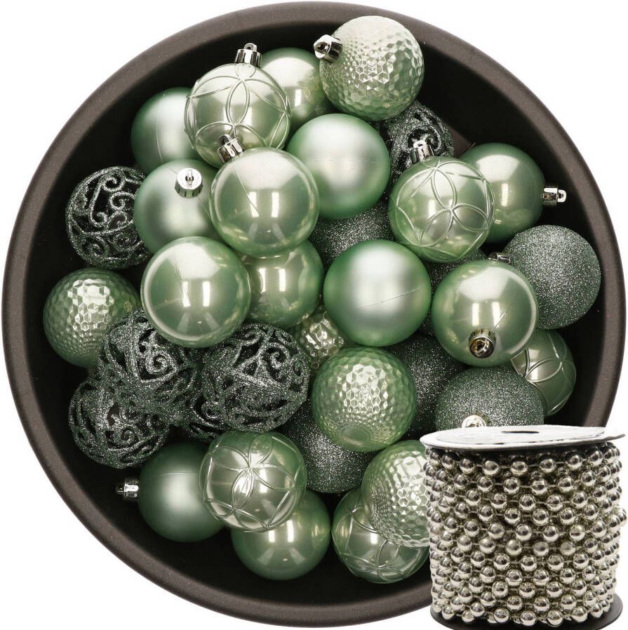 Decoris 37x stuks kunststof kerstballen 6 cm mintgroen inclusief kralenslinger zilver Kerstbal