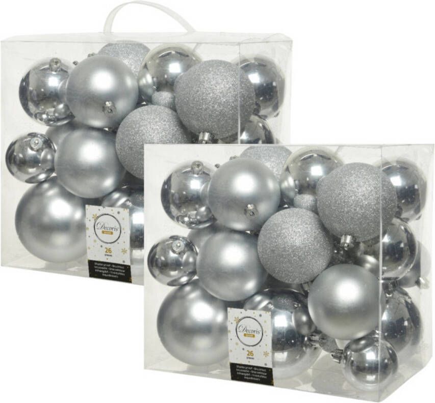 Decoris 52x stuks kunststof kerstballen zilver 6-8-10 cm glans mat glitter Kerstbal