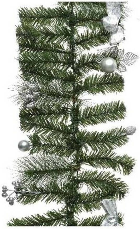Decoris Groene kerst dennenslinger guirlande met zilveren versiering 180 Guirlandes