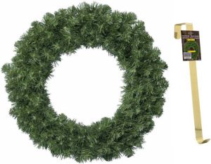Decoris Groene kerstkrans dennenkrans 60 cm met 200 takken kerstversiering en met gouden hanger Kerstkransen