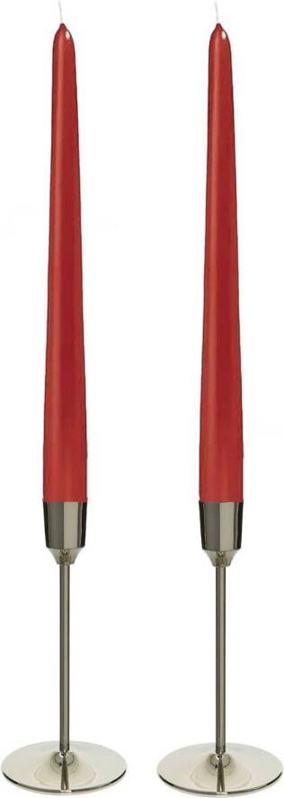 Decoris Kandelaars 2x aluminium zilver 15 cm met 12x rode dinerkaarsen kaars kandelaars