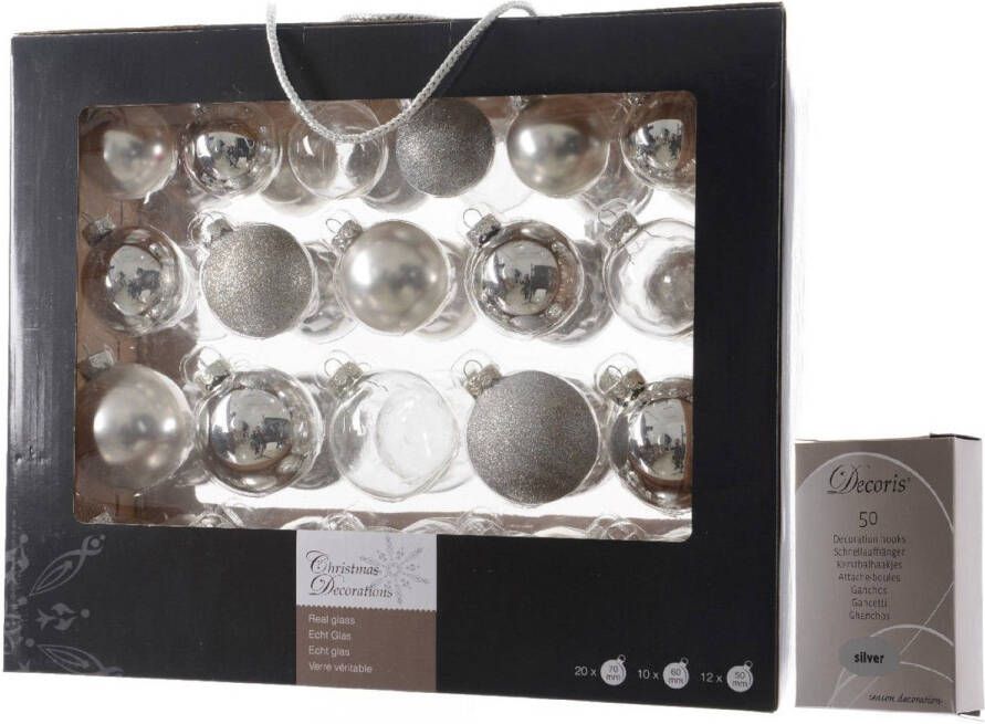Decoris Kerstversiering glazen kerstballen mix pakket 5-6-7 cm zilver 42x stuks met haakjes Kerstbal
