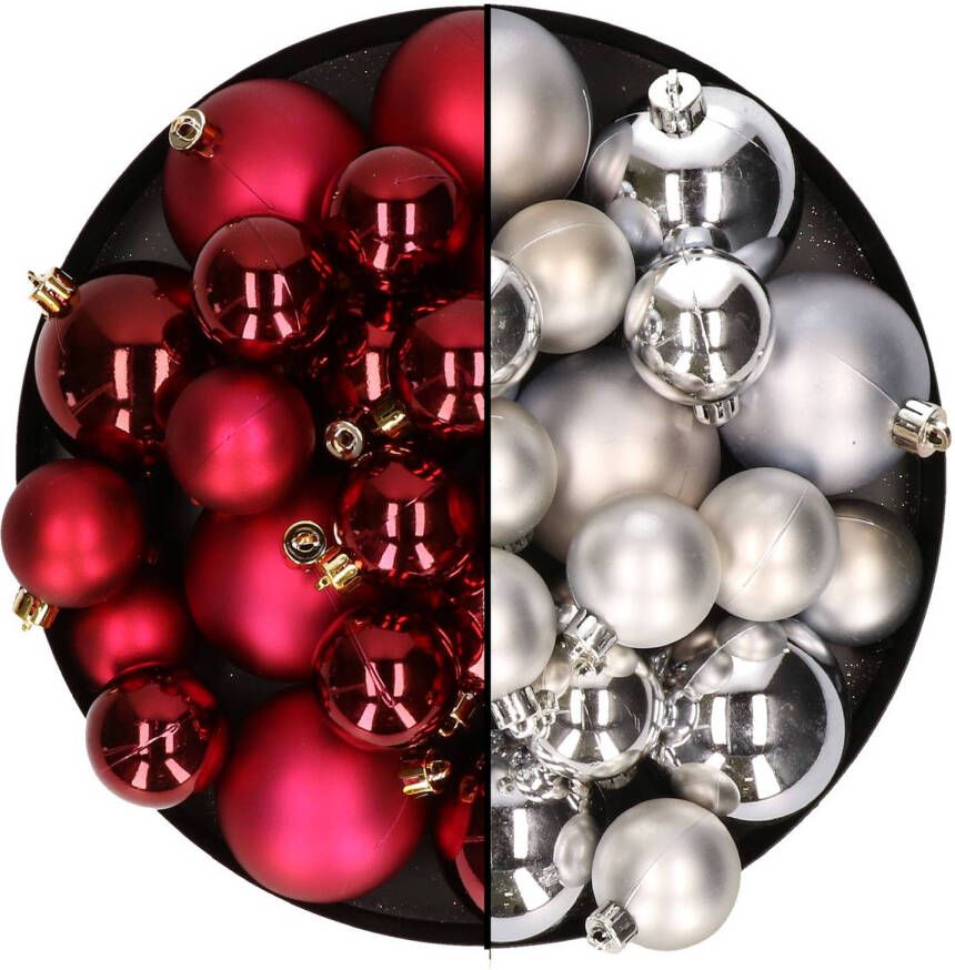 Decoris Kerstversiering kunststof kerstballen mix donkerrood zilver 4-6-8 cm pakket van 68x stuks Kerstbal