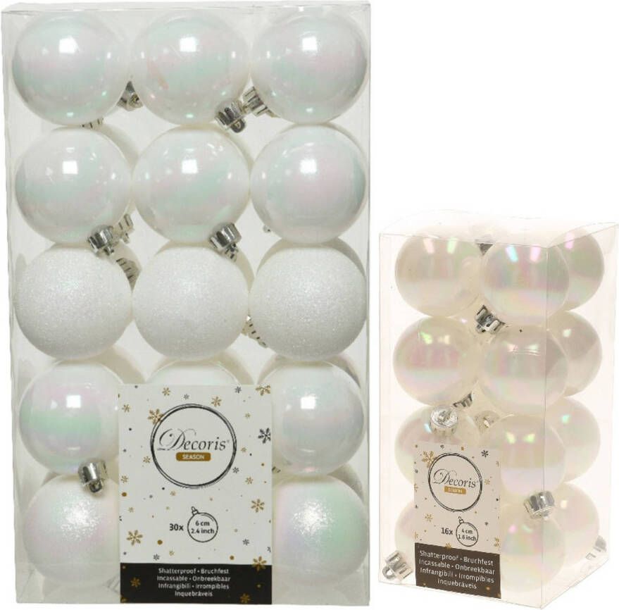 Decoris Kerstversiering kunststof kerstballen parelmoer wit 4-6 cm pakket van 46x stuks Kerstbal