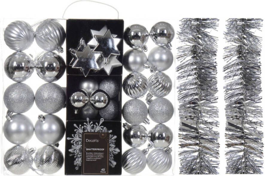 Decoris Kerstversiering- zilver kerstballen ornamenten slingers- kunststof Kerstbal