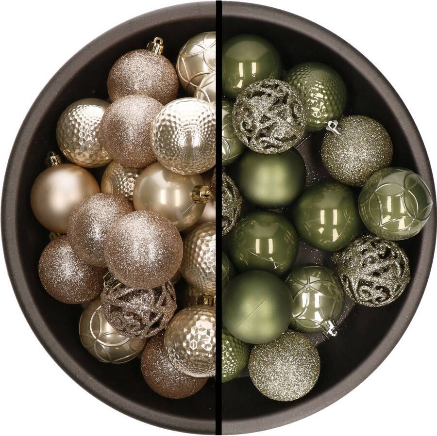 Decoris Kunststof kerstballen 74x stuks champagne en legergroen 6 cm Kerstbal