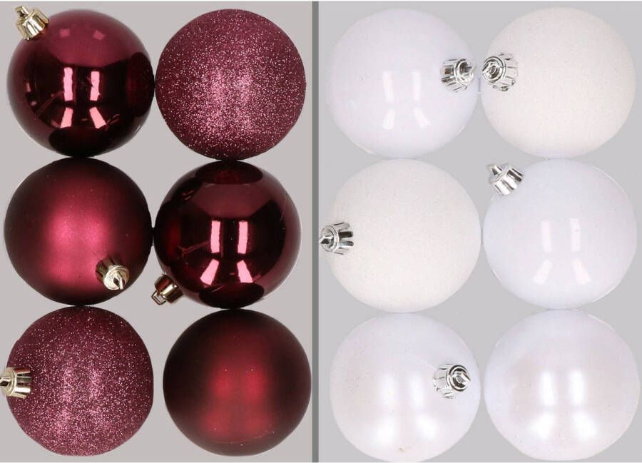 Merkloos 12x stuks kunststof kerstballen mix van aubergine en wit 8 cm Kerstbal