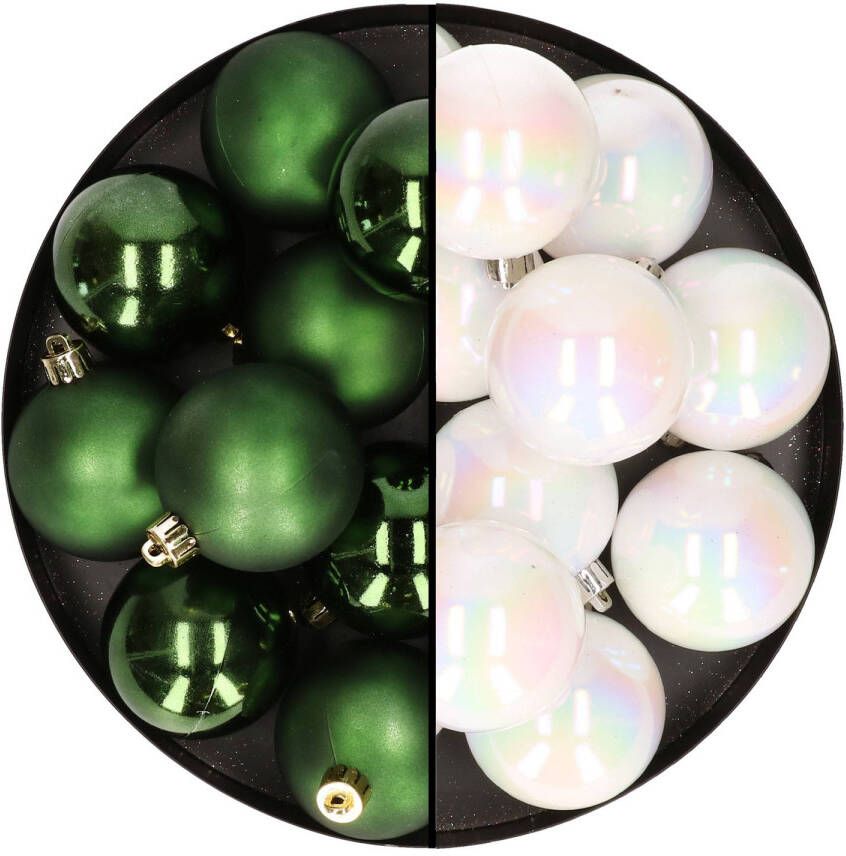 Merkloos 24x stuks kunststof kerstballen mix van parelmoer wit en donkergroen 6 cm Kerstbal