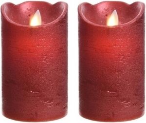 Merkloos 2x LED kaarsen stompkaarsen kerst rood 12 cm flakkerend Kerst diner tafeldecoratie Home deco kaarsen LED kaarsen