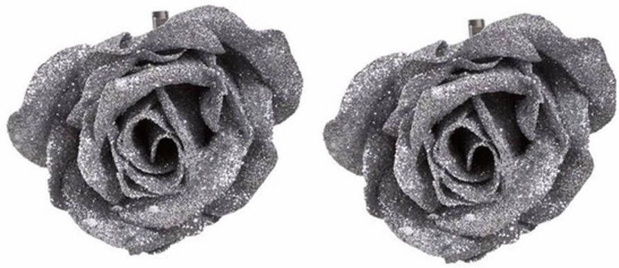 Cosy & Trendy 2x Kerst decoratie roos op clip zilver glitter 9 cm Kersthangers
