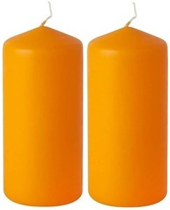 Merkloos 2x Oranje stompkaars 15 cm 45 branduren Stompkaarsen