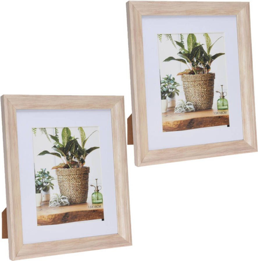 Merkloos 2x stuks kunststof fotolijst met hout look geschikt voor een foto van 13 x 18 cm Fotolijsten