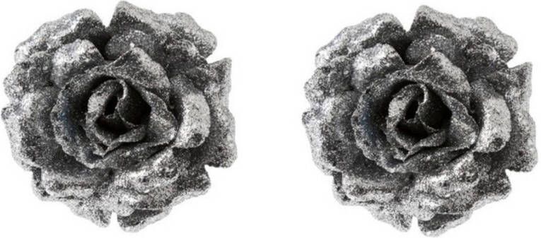 Merkloos 2x stuks zilveren rozen met glitters op clip 12 cm Kersthangers