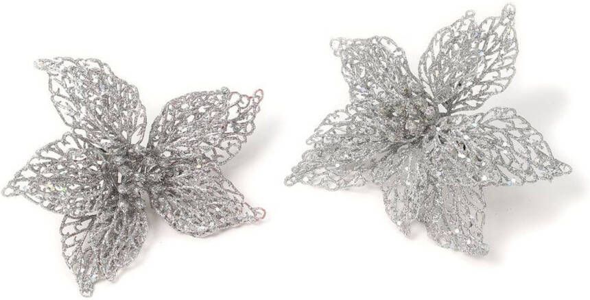 Merkloos 4x stuks decoratie kerststerren bloemen zilver glitter op clip 18 cm Kunstbloemen