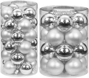 Merkloos 60x stuks glazen kerstballen elegant zilver mix 4 en 6 glans en mat Kerstbal