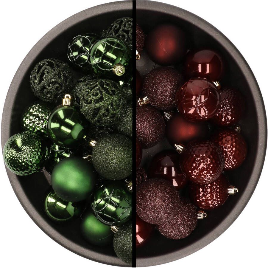 Merkloos Kunststof kerstballen 74x stuks donkergroen en bruin 6 cm Kerstbal
