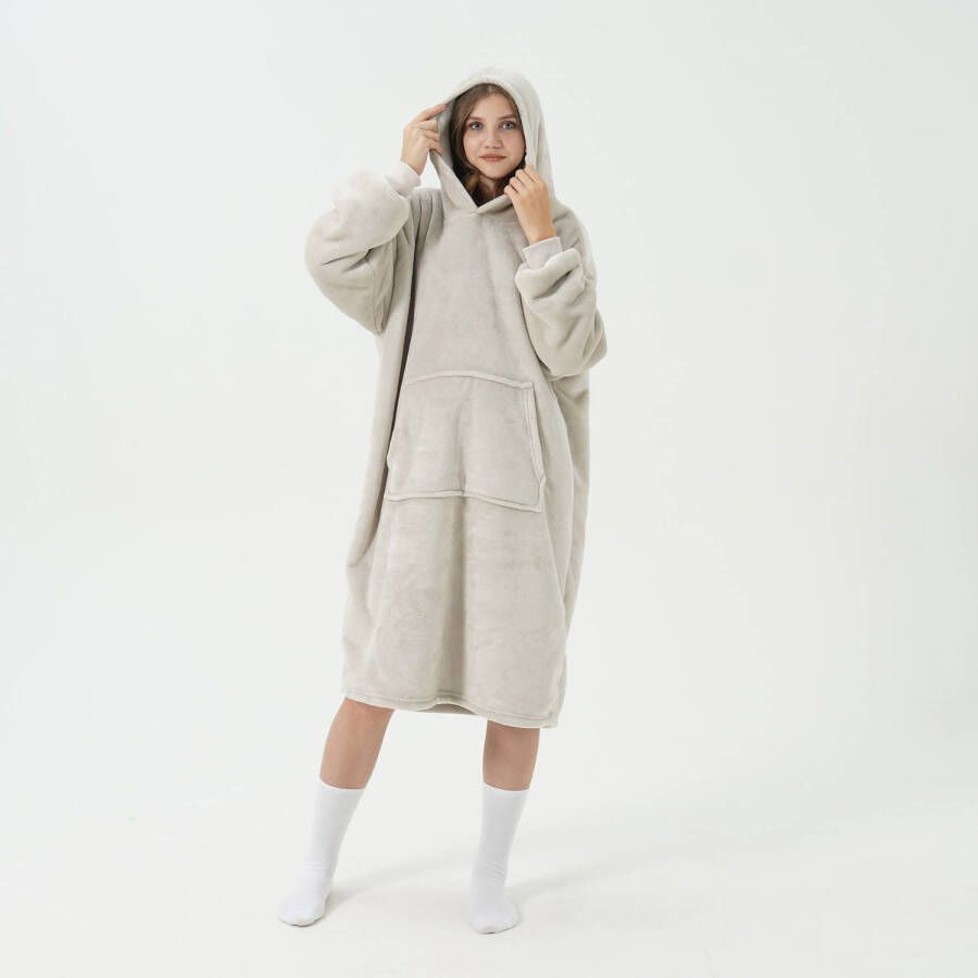 Dutch Decor SHERRY Oversized Hoodie 70x110 cm Hoodie & deken in één heerlijke grote fleece hoodie deken Pumice Stone beig