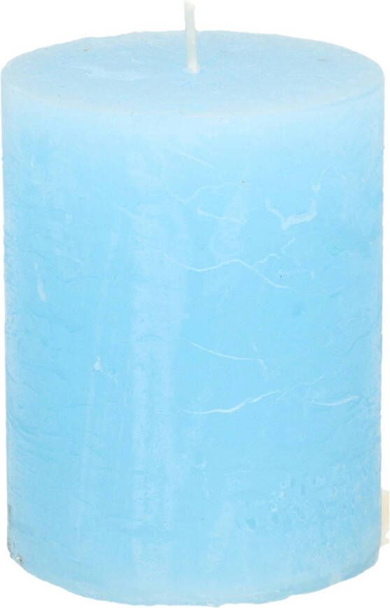 Merkloos Stompkaars cilinderkaars licht blauw 7 x 9 cm middel rustiek model Stompkaarsen