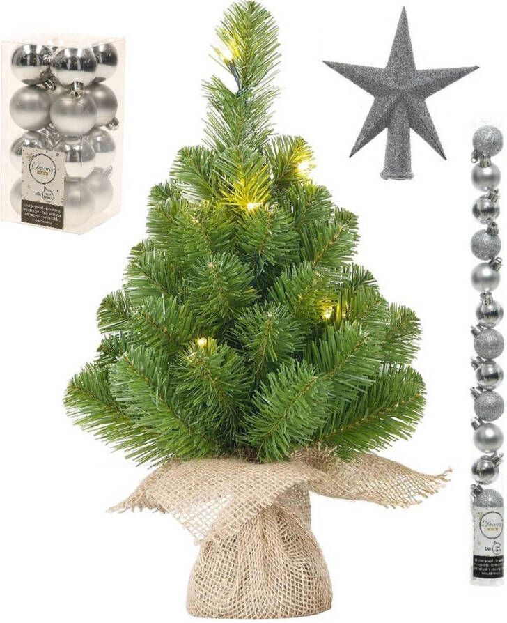 Mica Decorations Kunst kerstboom met 15 LED lampjes 60 cm inclusief zilveren versiering 31-delig Kunstkerstboom