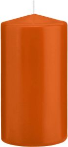 Trend Candles 1x Oranje cilinderkaarsen stompkaarsen 8 x 15 cm 69 branduren Geurloze kaarsen oranje Stompkaarsen