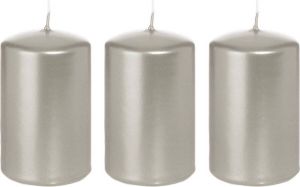 Trend Candles 3x Zilveren cilinderkaarsen stompkaarsen 5 x 8 cm 18 branduren Geurloze zilverkleurige kaarsen Woondecoraties Stompkaarsen