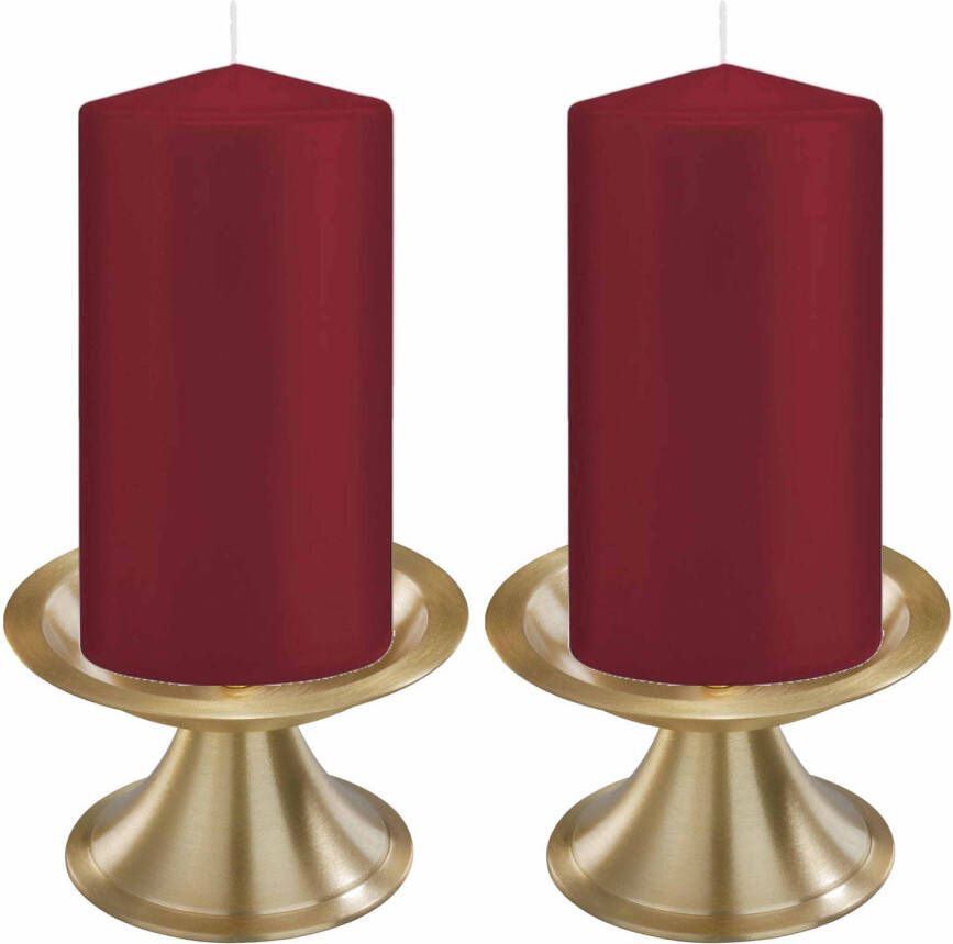 Trend Candles Set van 2x donkerrode cilinderkaarsen stompkaarsen 8 x 15 cm met 2x gouden metalen kaarsenhouders Stompkaarsen