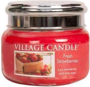 Village Candle Geurkaars Fresh Strawberries 9 5 cm Wax Rood