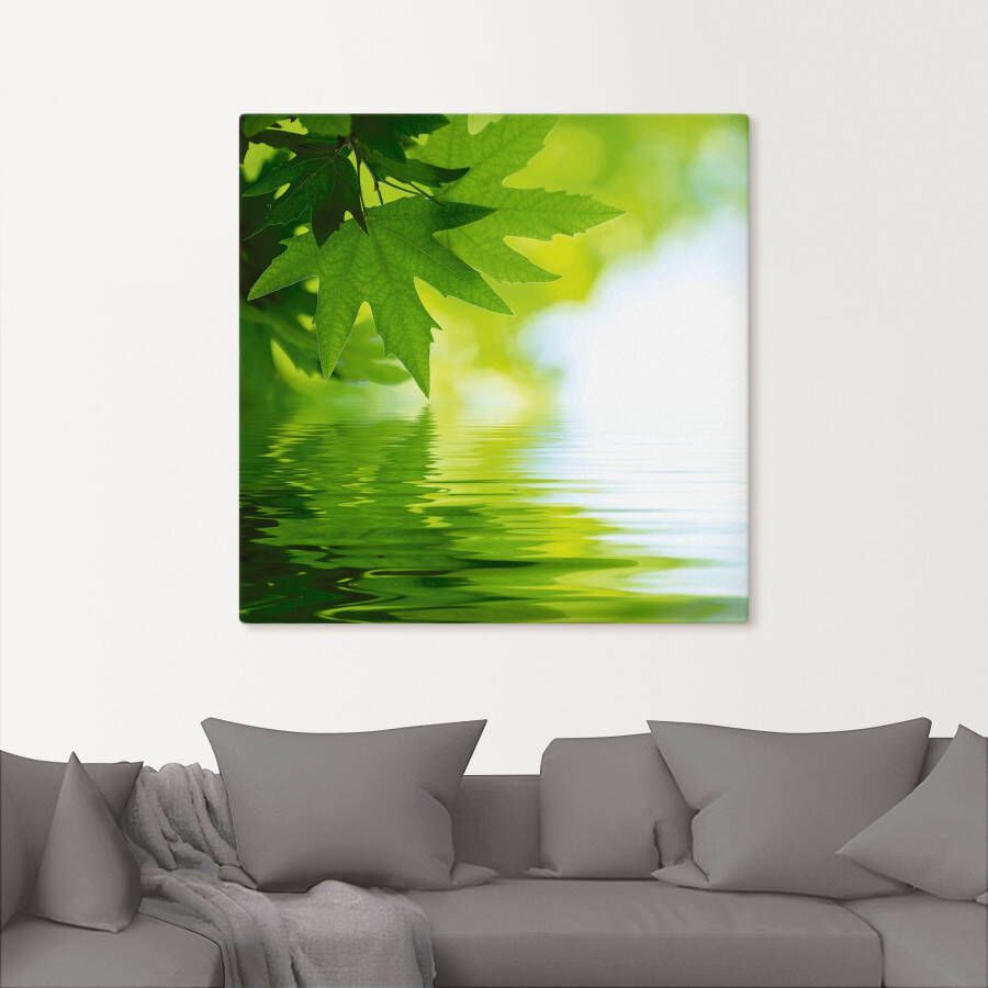 Artland Artprint Groene blaadjes reflecteren in het water als artprint op linnen poster muursticker in verschillende maten