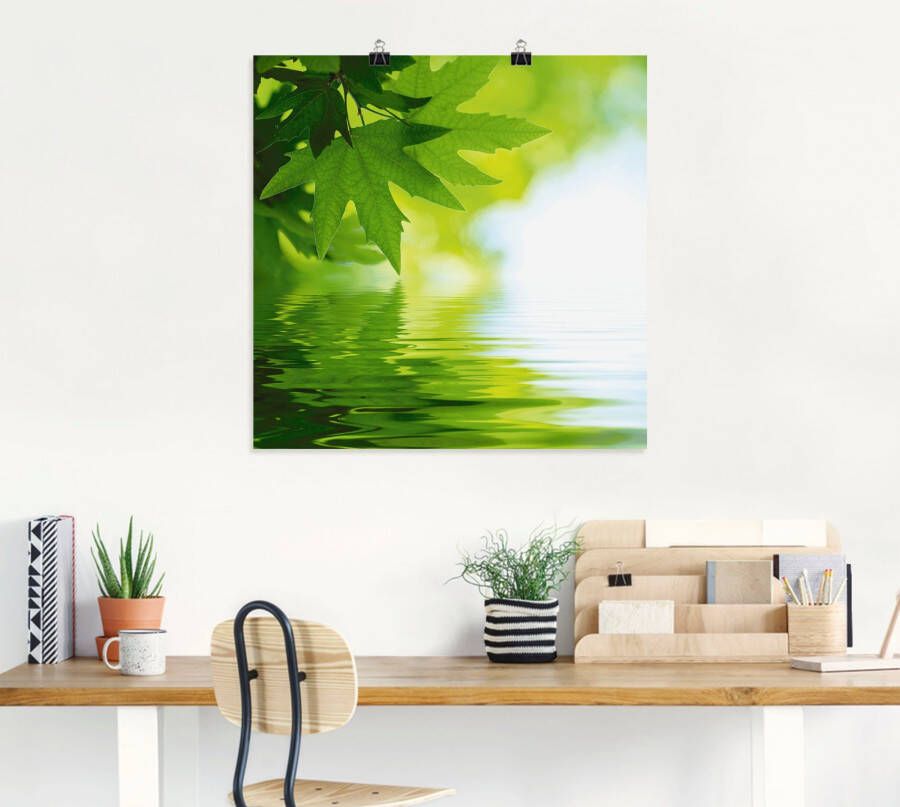 Artland Artprint Groene blaadjes reflecteren in het water als artprint op linnen poster muursticker in verschillende maten