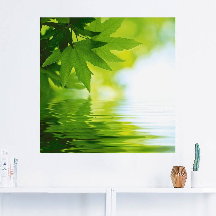 Artland Artprint Groene blaadjes reflecteren in het water als artprint op linnen poster muursticker in verschillende maten