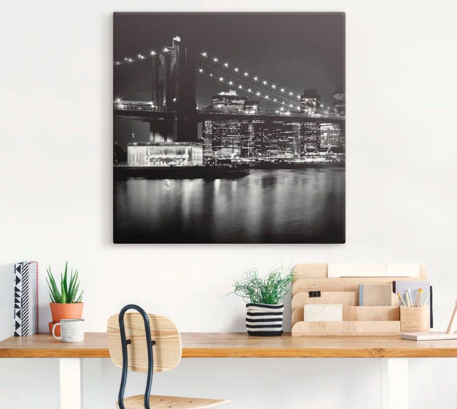 Artland Artprint New York Brooklyn Bridge 's nachts als artprint op linnen poster in verschillende formaten maten