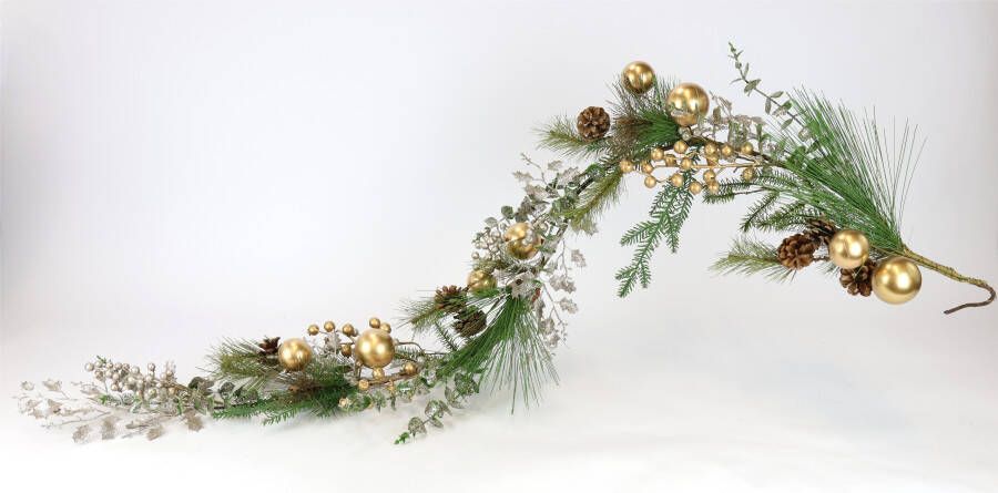 I.GE.A. Kunstguirlande Kerstslinger ballen kegels den Slinger dennen slinger kerstdecoratie eucalyptus kerstballen (1 stuk)