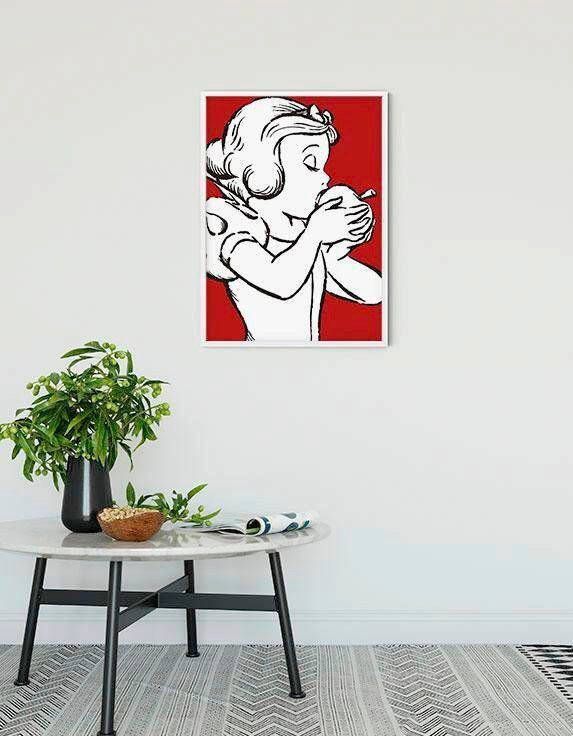 Komar Wanddecoratie Snow white Apple Bite red Wanddecoratie voor de kinderkamer zonder lijst (1 stuk)