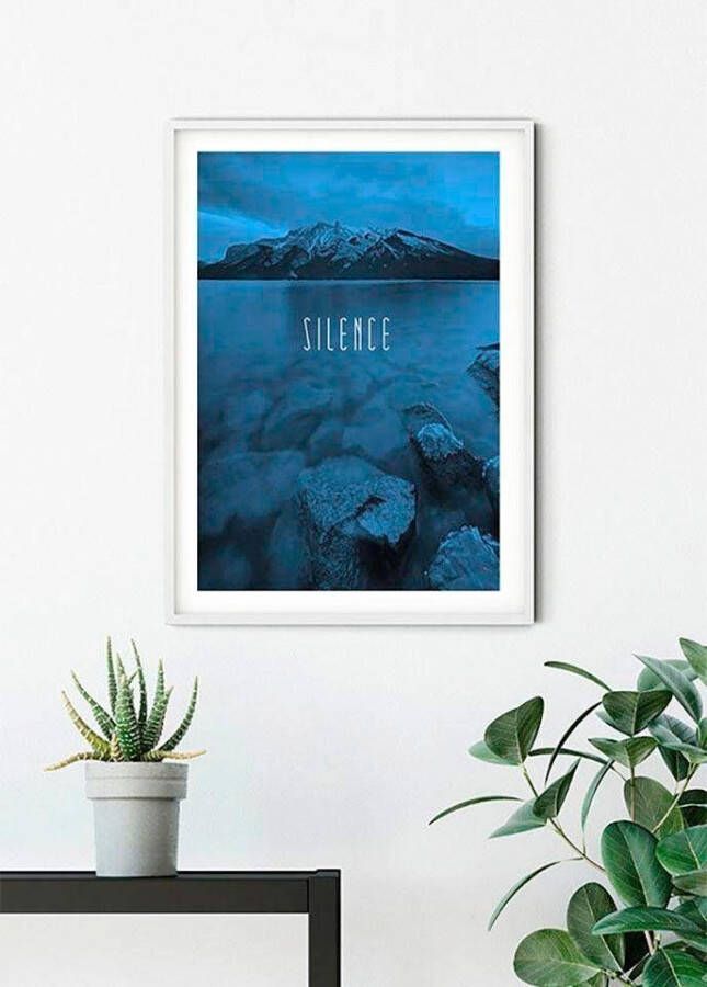 Komar Wanddecoratie Word Lake Silence blue Wanddecoratie zonder lijst