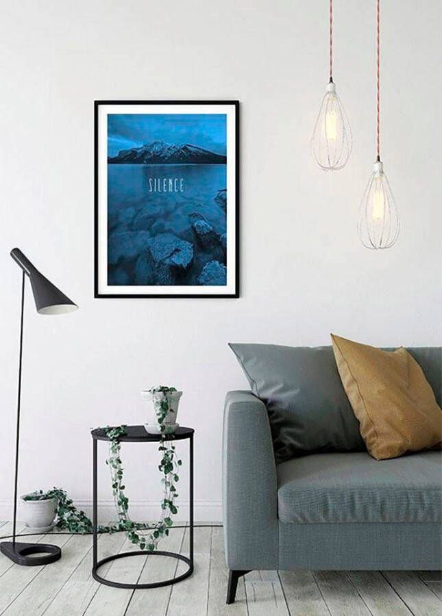 Komar Wanddecoratie Word Lake Silence blue Wanddecoratie zonder lijst