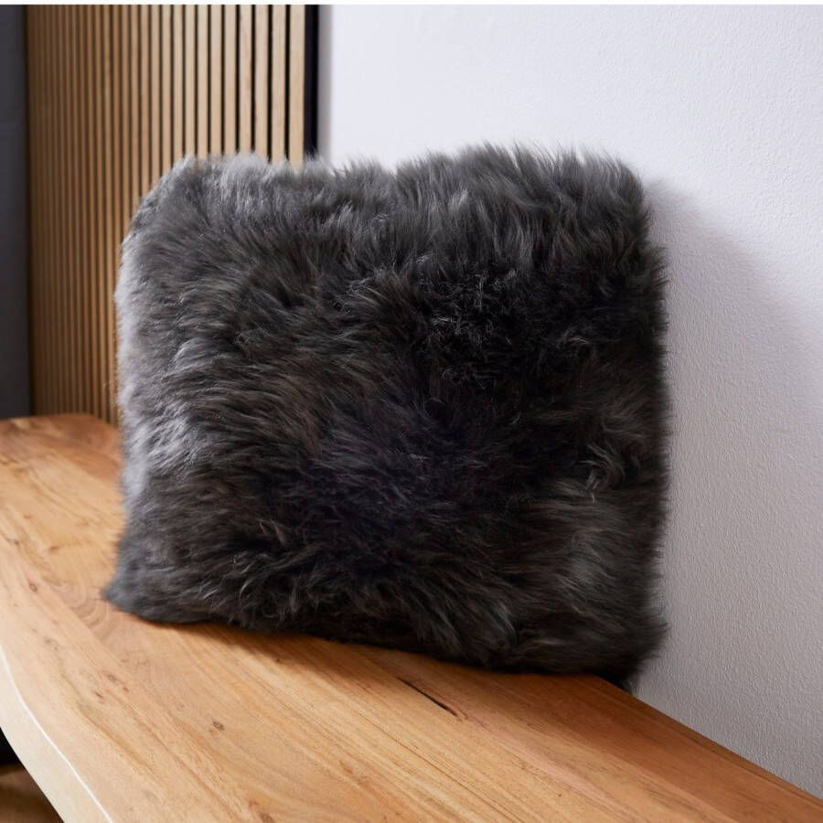 LUXOR living Vachtkussen Sierkussen Namika Sierkussen hoekig 35x35 cm echte lamsvacht met vulling