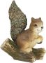 I.GE.A. Decoratief figuur Eekhoorn op boomstam Dierfiguur tuin decoratie herfstdecoratie winterdecoratie standbeeld dierfiguur sculptuur (1 stuk) - Thumbnail 1