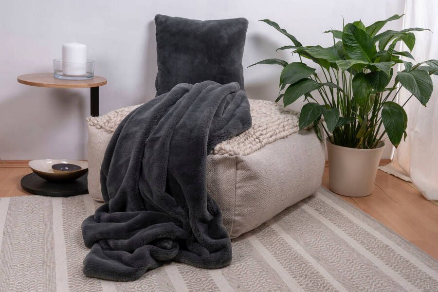 Kayoom Sierkussen Decoratiekussen & Deken Aimee 525 (set 2 stuks)