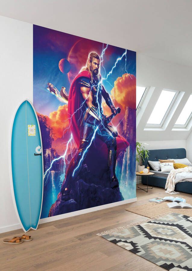 Komar Fotobehang Vlies fotobehang Love and Thunder Adventure grootte 200 x 250 cm (1 stuk)