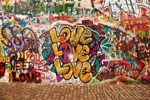 Papermoon Fotobehang Liefde graffiti Lennon wand Love graffiti wand fluwelig vliesbehang eersteklas digitale print